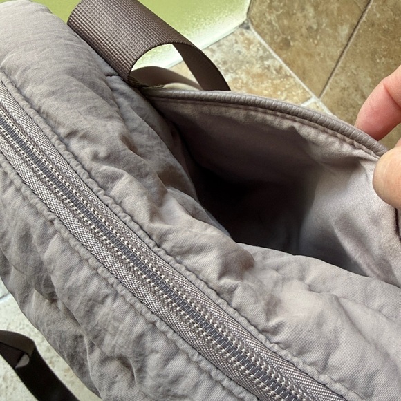 Isaac Mizrahi Overnighter Tote Travel Gym Baby Bag Personal Item Carry Crossbody - Picture 6 of 11